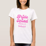 Personlig Rosa Bride Squad Bachelorette T Shirt<br><div class="desc">Ett sött rosa-skript Bride Squad-personlig. Designad av Thisisnotme©</div>