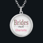 Personlig Rosa Grått Leopard Skriv ut Bridesmaid Silverpläterat Halsband<br><div class="desc">Anpassa det här silver-halsbandet eller låset-halsbandet för dina brudar. Rosa och grått leopard är trendig och de kommer att se underbara ut på dina brudtärnor.</div>