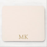 Personlig  Rosa Guld Monogram Initialer Musmatta<br><div class="desc">Söt Personlig Rosa Guld Monogram Initialer mussla. Fin design med rik antika honung guld färgad dubbla i i form av en monogramtext om blekens rosa. Anpassa med din egen text. Utmärkt tillbehör, underbar för använda i skolan, hemma eller på kontoret. Vi inbjudan besöker vår butik, Simon & Grace för att...</div>