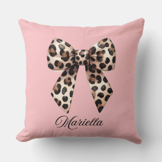 Personlig rosa kudde med leopardbåge