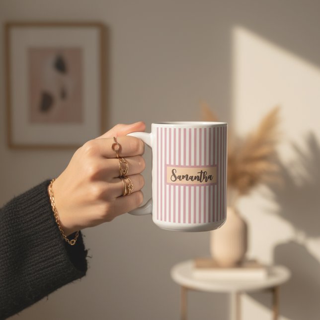 Personlig Rosa Randig Muggpresent till Mamma eller Kaffemugg (Custom Striped Pink Mug – Personalized Birthday Gift for Mom, Aunt, Grandma or Girls)