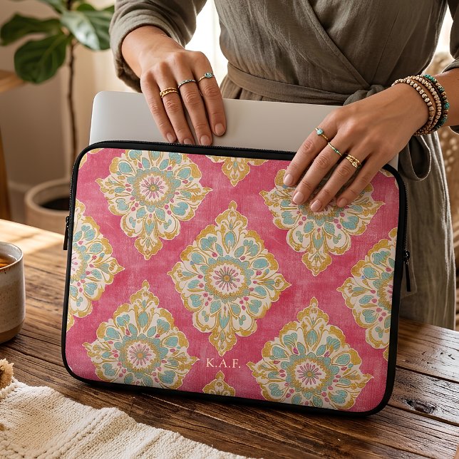 Personlig rosa vintage blomsterdamaskmonogram laptop fodral (Skapare uppladdad)