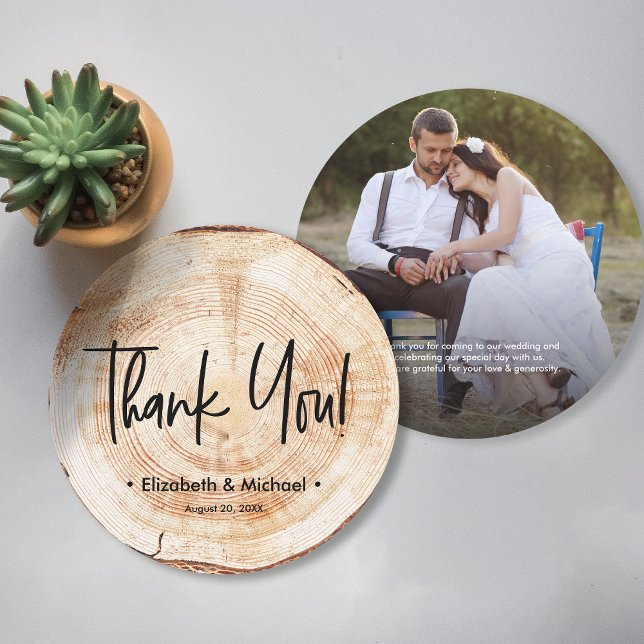 Personlig Rustic Bröllop Wood Grain Photo Inbjudningar (Unique round rustic wedding wood cut print thank you cards with customizable photo and message.)