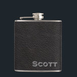 Personlig | Rustic Masculine Black Leather-utseend Fickplunta<br><div class="desc">Rustik kolv ser ut som svart läder struktur. Perfekt till dem som njuter av naturliga struktur, läder, klassiska mönster, läderbokar och westerna cowboyteman. Manly och gammaldags, men ändå klassisk, sofistikerad och elegant samtidigt. Det kommer att tilltala många typer av människor. Den här läderkonsten är tillgänglig som många olika lädertema. Besök...</div>