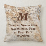 Personlig Rustic Wedding Gifts med Namn, datum Kudde<br><div class="desc">Unika Monogrammed och Personlig Rustic Bröllop Gift-idéer med par Namn, datum och text eller Ta bort text. Alla Tillfälle-Personlig Rustic Pillows. En fantastisk unik, rustik, stenliknande design. Ring Rodney eller Linda för att göra designändringar för dig utan extra. Vår kostnadsfria designtjänst ger dig möjlighet att välja olika färg-text, olika meddelanden...</div>