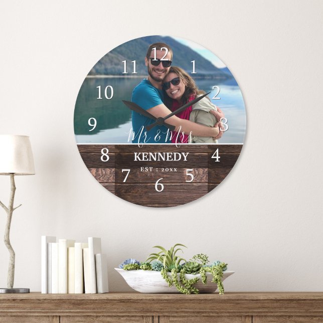Personlig Rustic Wood Bröllop-årsfoto Stor Klocka (Personalized Rustic Wood Wedding Anniversary Photo Large Clock,)