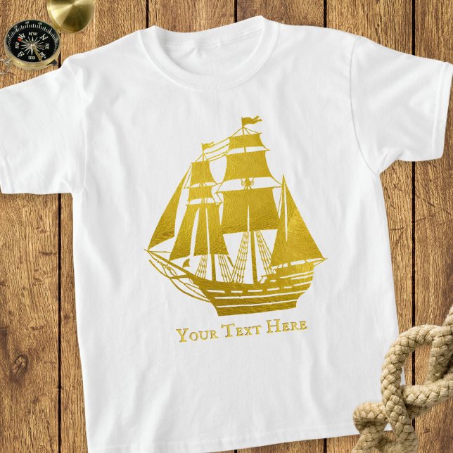 Personlig Sailing Faux Guld Nautical Tall Frakt T Shirt (A nautical T-shirt, featuring a tall ship picture in faux gold. Personalize with your own text)