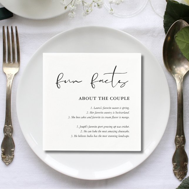 Personlig Script Black White Bröllop Roligt Facts Pappersservett (Skapare uppladdad)