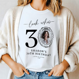 Personlig 'Se Vem Som Fyller 30' Foto Födelsedags- T Shirt