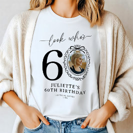 Personlig "Se Vem Som Fyller 60" Foto Födelsedags- T Shirt