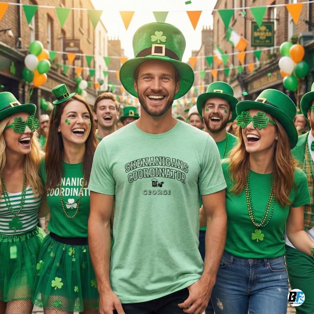 Personlig "Shenanigans Koordinator" St. Patrick T Shirt (Skapare uppladdad)