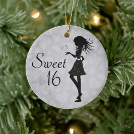 Personlig Silhouette Girl and Hearts Sweet 16 Julgransprydnad Keramik