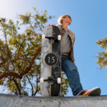Personlig Skateboard Gift Marble Stone<br><div class="desc">Svart och vit marmorston - lägg till ditt år - Ålder / eller Brev / Logotyp / tal / fler</div>