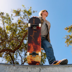 Personlig skateboard med flammotiv