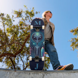 Personlig skateboard med rymdälvor