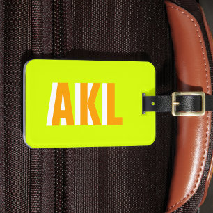 Personlig skuggmonogram ljusgrön orange bagagebricka