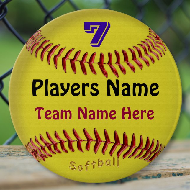 PERSONLIG Softball Stift, NUMMER, NAMN och TEAM Knapp (Cheap Personalized, softball themed party favors. Softball Pins. Cheap softball team gifts. Yellow.)