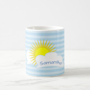 Personlig sol och moln med randigt väder kaffemugg