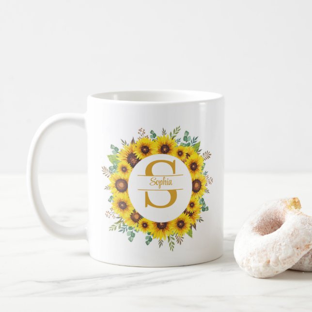 Personlig solroskrans med monogram och namn kaffemugg (Med munk)
