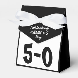 Personlig som firar 50:e födelsedagens favoritruta presentaskar