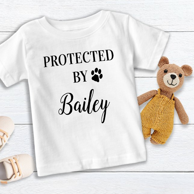Personlig som skyddas av Baby T Shirt (Skapare uppladdad)