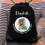Personlig, sommarfamiljens Vacation Black Gympapåse<br><div class="desc">En dragsträngssäck med snyggt har en sommarsemesterillustration på en svart bakgrund tillsammans med din första namn och tillfälle i chic. Perfekt väskor till saker med roligt saker för alla på semestern. *LÄGG TILL FÖRSTA NAMN TILL BAG,  lägg till i kundvagn för varje beställd namn. MATCHING-objekt i vår samling.</div>