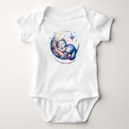 Personlig söt kattunge som sover på en halvmåne t shirt
