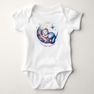 Personlig söt kattunge som sover på en halvmåne t shirt