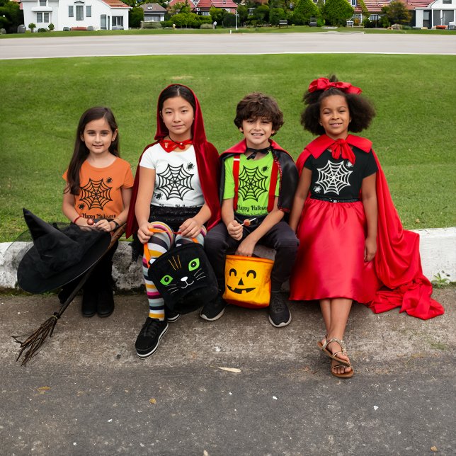 Personlig Spindelnät Halloween T Shirt (Skapare uppladdad)