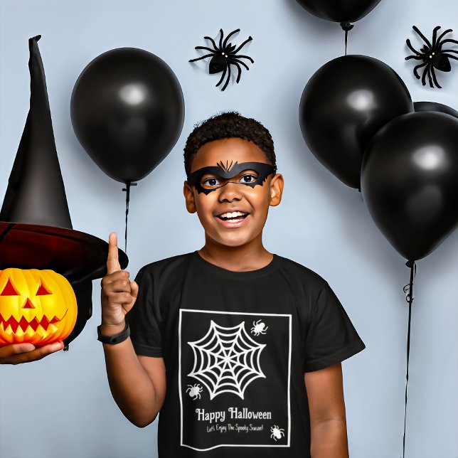 Personlig Spindelnät Halloween T Shirt (Skapare uppladdad)