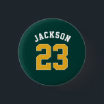 Personlig Sports Team Jersey Number Namn Knapp<br><div class="desc">Personlig sportjersey med vitt redigerbart nummer och namn i återsportsdesign stil i grönt,  gult,  vitt</div>