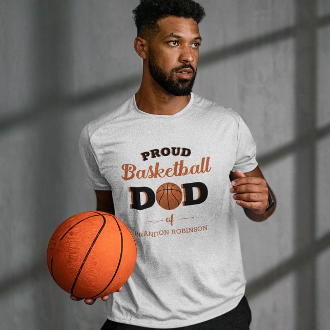 Personlig stolt basketpappas t-shirt (Skapare uppladdad)