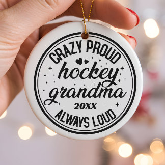 Personlig stolt hockeymormor julpresent julgransprydnad keramik