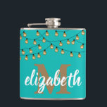 Personlig Strand av Ljus Turkos Fickplunta<br><div class="desc">Turkos flaska med sladd av party ljus och din brudtjänstes namn över en stor gul initial. Bra brudtjänst gåva,  möhippa,  eller födelsedagspresent. FLER färger gjorda för dig i vår butik samt fler presentidéer.</div>