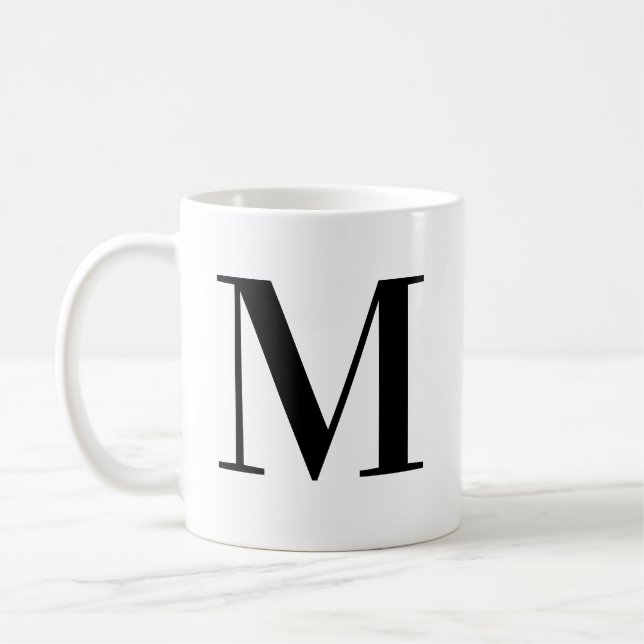 Personlig svart monogrambokstav M Kaffemugg (Vänster)