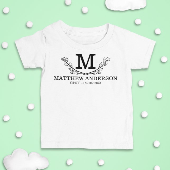 Personlig svartvit Namn-monogramålder T Shirt (Skapare uppladdad)