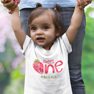Personlig Sweet One Strawberry 1:a födelsedagen T Shirt