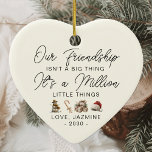 Personlig Tack Gift Best Friend-jul Julgransprydnad Keramik<br><div class="desc">Visa din uppskattning för en uppskattad vän med Personligen Tack Gift Best Friend jul Ceramic Ornament. Den här prydnaden är ett perfekt sätt att hedra din vänskap under julhelgen. Den är utformad som ett hjärta och en personlig med ett speciellt budskap. Dess elegant gör den till en idealisk keepé för...</div>