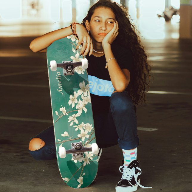 Personlig Teal Grönt White Flowers Skateboard (Skapare uppladdad)