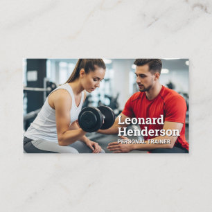 Personlig tränare som hjälper kvinna på gymmet visitkort