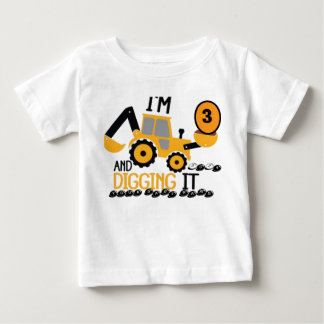 Personlig tre 3-års födelsedagskonstruktion T Shirt
