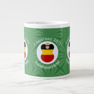 Personlig tysk ängel julflagga jumbo mugg