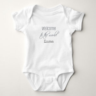 Personlig "Välkommen till världsdräkten" baby T Shirt