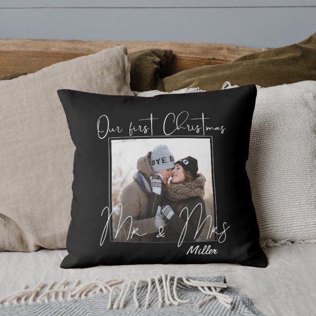 Personlig vår första jul som HERR och MRS. Kudde (Personalized Our First Christmas as MR And MRS Throw Pillow)