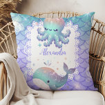 Personlig Vattenfärg under havet Kudde<br><div class="desc">Lägg till ett litet undervattenscharm till din hemdekoration med vår "Personlig Watercolor under Sea Dekorativ kudde". Dig in i havets visuella värld med detta vackra dekorativ kudde, med fantastiska vattenfärgbilder av det marina livet och fängslande av undervattensscener. Från lekfulla delfiner till färgstarka korallrev fångar varje inslag havets magi och skapar...</div>