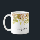 Personlig Vattenfärgsfall höstblomma Kaffemugg<br><div class="desc">Denna blommigt är mugg dekorerad med vattenfärgen eukalyptus grey i höstskuggor. Anpassade enkelt med ditt namn eller monogram. När vi skapar vår teckning hittar du inte den här bilden från andra designers. Ursprunglig vattenfärg © Michele Davies.</div>