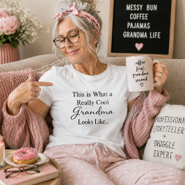 Personlig verkligen cool mormor ser ut som Namn Tee Shirt