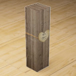 Personlig Vin Box Rustic Wood Fence Heart Presentask För Vinflaska<br><div class="desc">Personlig vin box för att spara datum, bröllopsmottagning eller som tack. FÄRG-MARKERING: Matchande inbjudningsdokument för Möhippa-part. Den här designen har tankrar, kräm och brunt. DESIGN: Den här elegantens teckningar, den informella och rustiska bröllopsinbjudan till inbjudan i stil är grafik designad av Audrey Jeanne Roberts. Perfekt för utomhus, gård, hobbygård eller...</div>