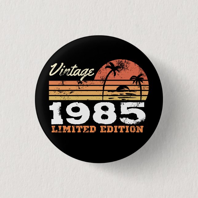 Personlig Vintage 1985 Begränsad Upplaga Knapp (Framsida)