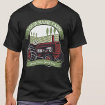 Personlig Vintage Farm Tractor Land Farmer T Shirt<br><div class="desc">Personlig Vintage Farm Tractor Land Farmer Family Farm - Rolling Backe,  Harvest Fält och Träd,  Cattle Dairy Cows - Customize with your Name or Anpassningsbar Text!</div>